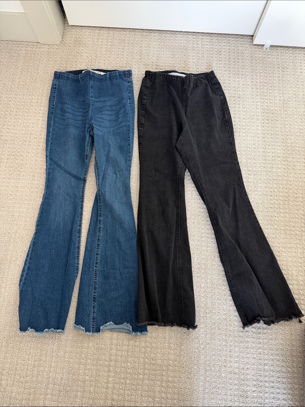 Tinseltown Blue & Black Flare Jeans - Raw Hem Wide Leg sz 7